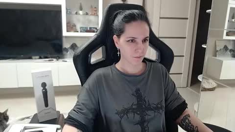 Irwi Tomboy online show from December 2024 08:44:02 PM