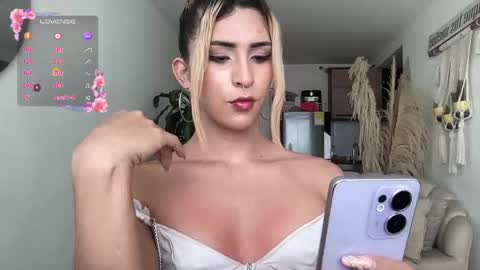 Isabella online show from May 2026 07:53:02 PM