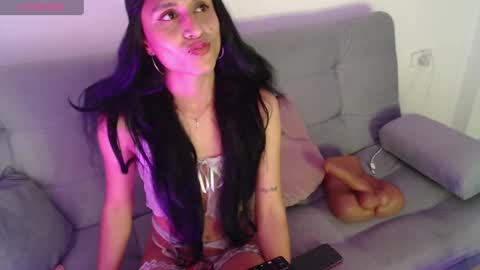 Isabella Hall online show from February 2025 02:40:01 AM