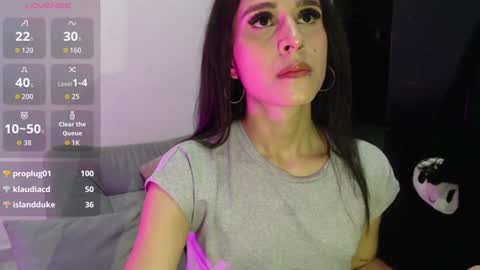 Isabella Hall online show from July 2026 01:52:01 AM