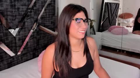 oIssaJonneso online show from February 2026 12:49:01 PM