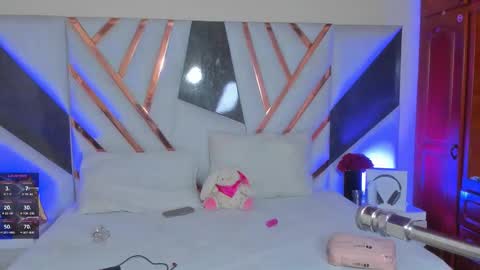 Snapshot of isa_kolins chatting on February 2026 10:03:02 AM isa_kolins online show from February 2026 10:03:02 AM