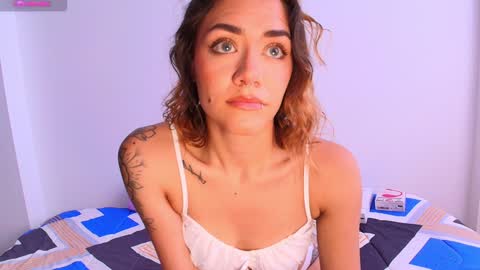 Snapshot of isa_laurentt chatting on January 2025 02:24:02 PM Isabella Laurentt  online show from January 2025 02:24:02 PM