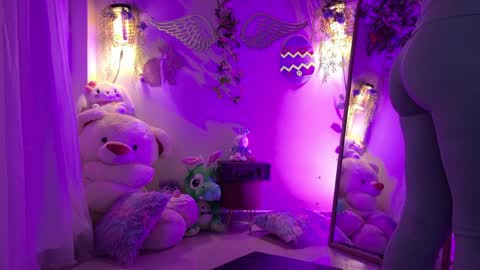 Isabella        online show from April 2026 02:25:01 PM