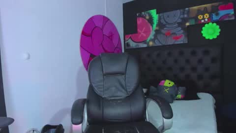 isaac_cryston online show from September 2025 07:30:02 PM