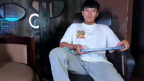 isaac_grimm online show from January 2026 03:22:02 AM