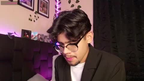 Isaac Saenz. online show from January 2025 11:13:01 PM