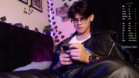 Isaac Saenz. online show from February 2025 10:04:02 PM