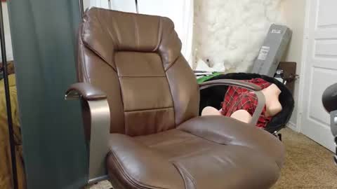 isaac online show from October 2025 02:12:02 AM