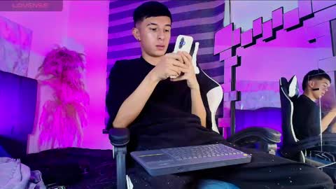 Isaac tan online show from March 2026 11:31:02 PM