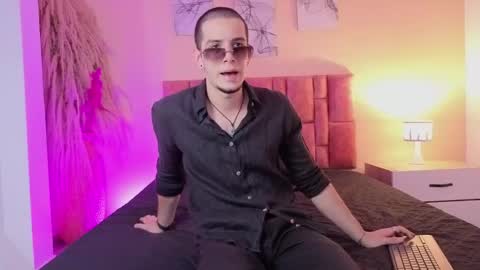 isaacblaze  online show from May 2026 04:30:02 AM