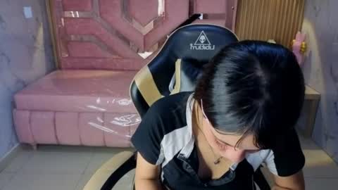 Snapshot of isabeau_s chatting on June 2026 12:50:02 PM isabeau_s online show from June 2026 12:50:02 PM