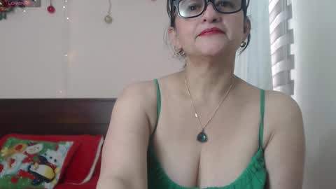 Isabeel Sofia online show from October 2025 05:03:01 PM