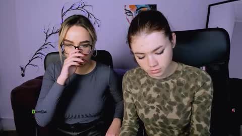 Snapshot of isabel_wave chatting on November 2025 01:23:02 PM isabel online show from November 2025 01:23:02 PM