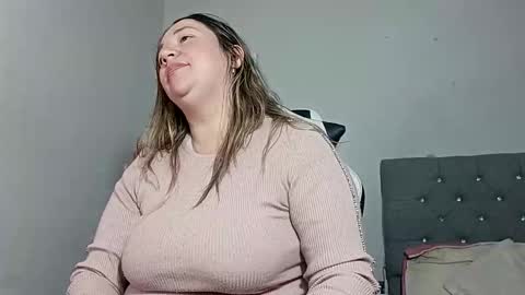 isabela online show from November 2025 01:23:02 PM