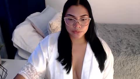 isabelateran online show from March 2026 06:33:01 PM