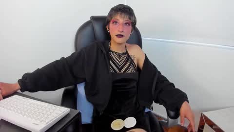 Isabel Cortez online show from September 2025 10:43:01 PM