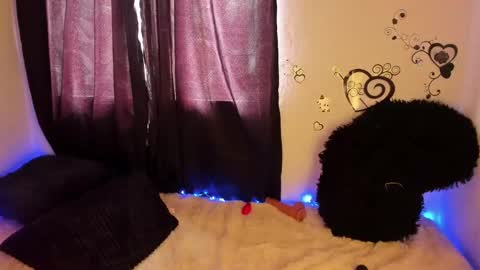 Snapshot of isabelitha chatting on January 2025 06:52:01 PM isabella online show from January 2025 06:52:01 PM