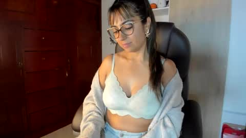 Snapshot of isabella22_1 chatting on February 2026 02:54:01 AM Isabella22 1 online show from February 2026 02:54:01 AM