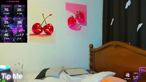 Ella online show from October 2025 07:14:01 PM