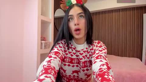 Isabella Cooper online show from December 2024 08:25:02 PM