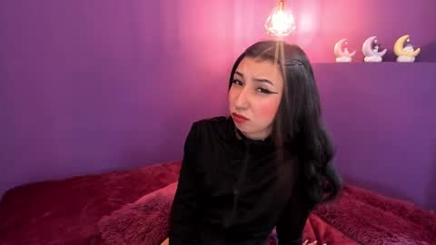 Snapshot of isabella_crofts chatting on February 2026 03:05:01 AM isabella_crofts online show from February 2026 03:05:01 AM