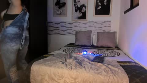Isabella online show from April 2026 09:34:01 PM