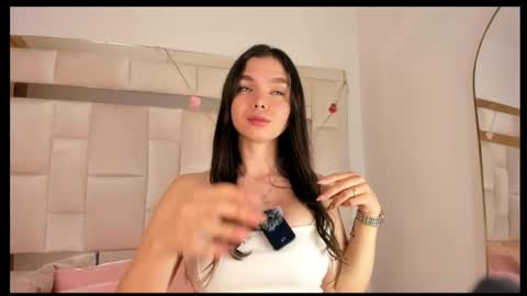 Snapshot of isabella_gomez11 chatting on June 2026 11:31:02 PM isabella_gomez11 online show from June 2026 11:31:02 PM