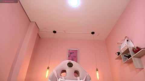 Snapshot of isabella_mendez_1 chatting on February 2026 12:22:02 PM Isa online show from February 2026 12:22:02 PM