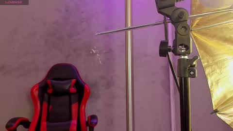 Isabella Nowa online show from March 2026 11:37:02 AM