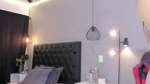 Isabella Nowa online show from April 2026 11:48:01 AM