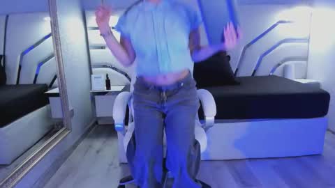 Isa  online show from November 2025 03:06:01 AM