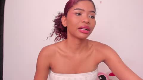 isabella online show from January 2025 01:37:02 AM