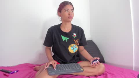 isabella online show from February 2025 02:38:02 AM