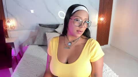 Snapshot of isabella_zc chatting on April 2026 03:50:02 PM isabella zc online show from April 2026 03:50:02 PM