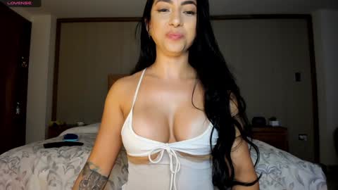 Snapshot of isabellabeker_ chatting on December 2024 01:58:02 AM ISABEL online show from December 2024 01:58:02 AM