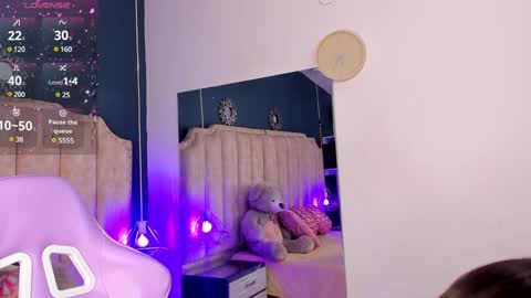 Snapshot of isabellabroms21 chatting on January 2025 09:09:02 PM    v online show from January 2025 09:09:02 PM