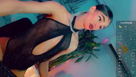 isabellagirs online show from April 2026 05:35:01 PM