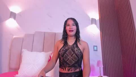 Isabella online show from November 2025 08:07:01 PM