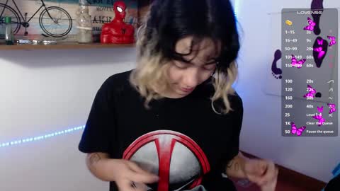 Snapshot of isabellakoff chatting on January 2025 12:07:01 PM Tati - online show from January 2025 12:07:01 PM