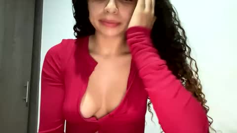 Isabella.. back again  online show from January 2025 01:48:02 AM