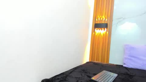 isabellamonet online show from November 2025 11:09:02 AM