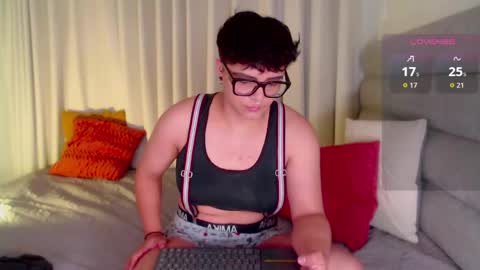 Isabella Mout  online show from May 2026 11:37:01 AM