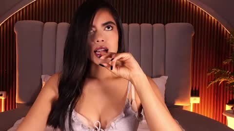 Isa  online show from April 2026 04:26:01 AM