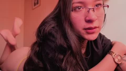 Snapshot of isabelle_pretty chatting on May 2026 03:52:01 PM Isabelle online show from May 2026 03:52:01 PM