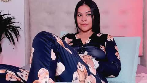 Isabelle Diaz online show from November 2025 06:07:01 PM