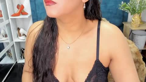 Isabel online show from May 2026 08:38:02 PM