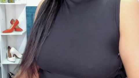 Isabel online show from May 2026 02:28:01 AM