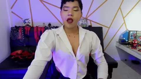 isabela online show from October 2025 08:44:02 PM