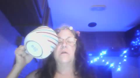 Iseestarz420 online show from December 2024 12:19:02 PM